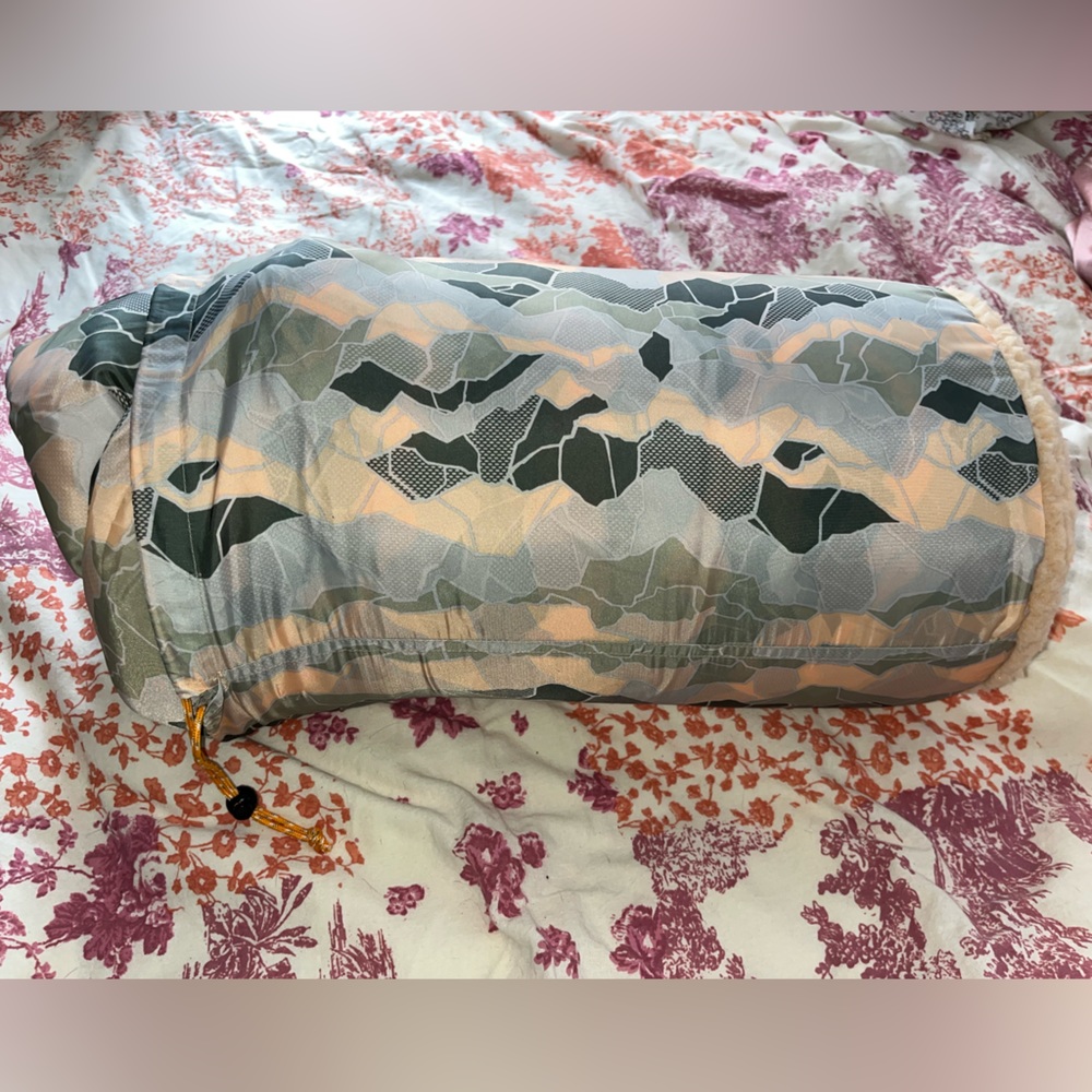 The North Face Pastel Orange & Gray Camo Wawona Fleece Blanket NWT